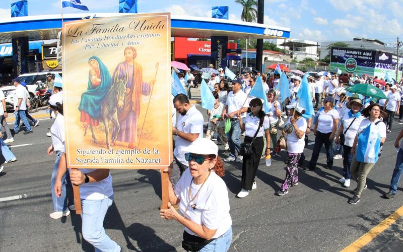 Ruling party faces tensions as church march reshapes Honduras political debate
