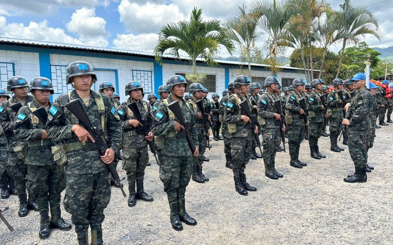 Salary Spikes for Honduran Generals Stir Impartiality Debate